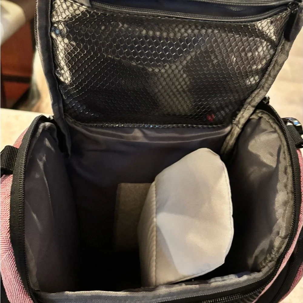 USA Gear pink camera bag, large